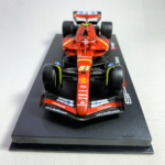 MAQUETA FERRARI SF24 CARLOS SAINZ 4