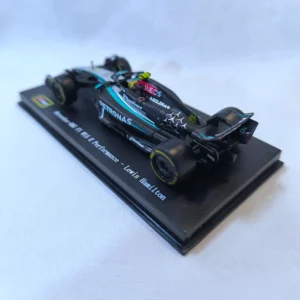 MERCEDES W15 NEGRO GRIS HAMILTON 4